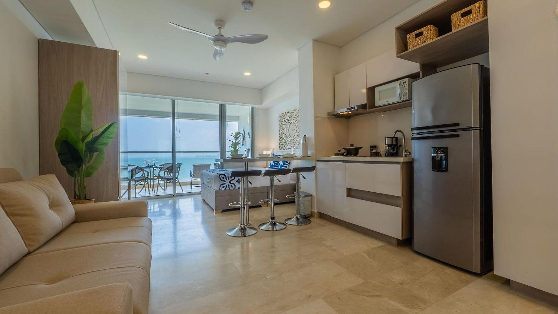 Cb922 | Luxurytouch: Con Encanto Y Vista Mar