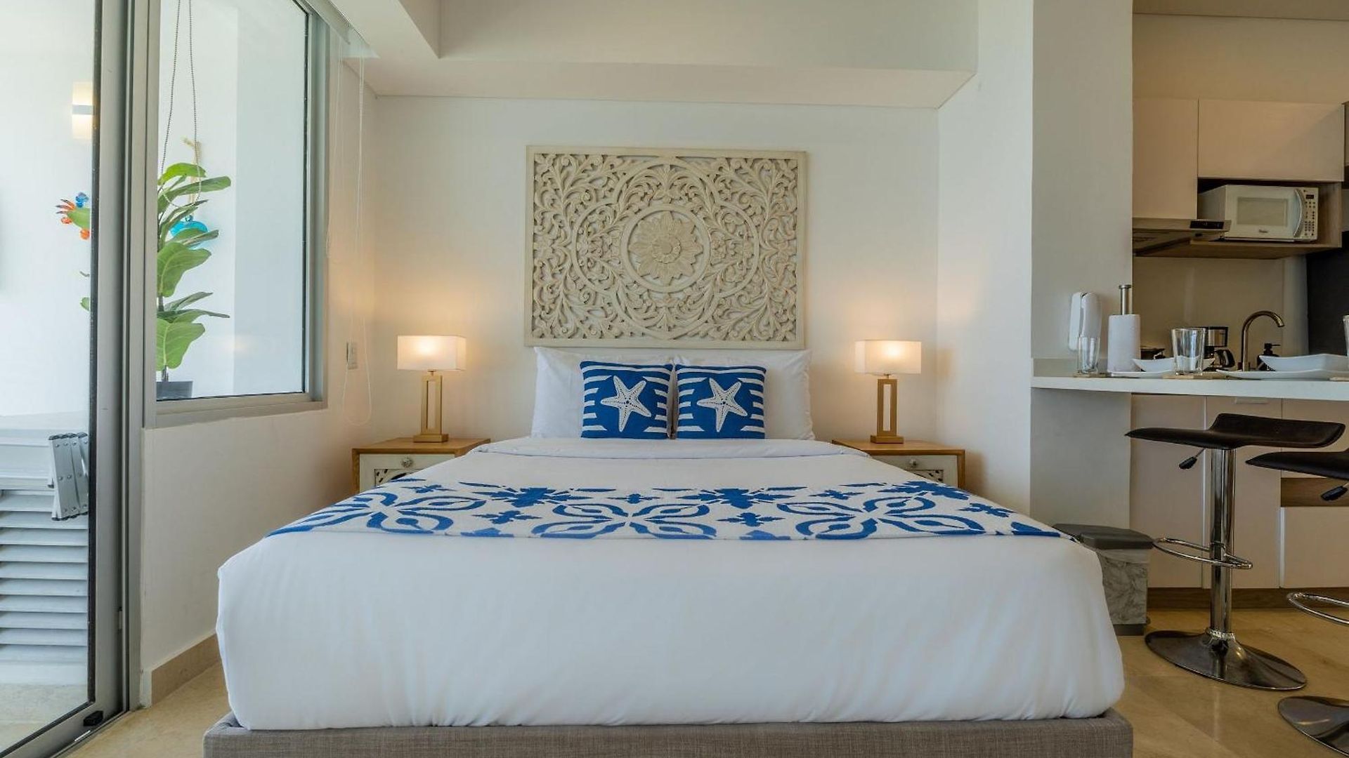Cb922 | Luxurytouch: Con Encanto Y Vista Mar