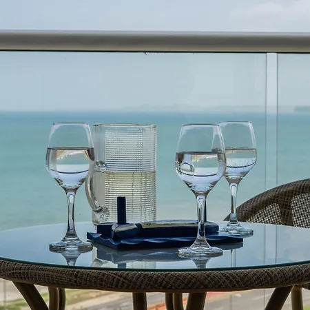 Cb922 | Luxurytouch: Con Encanto Y Vista Mar
